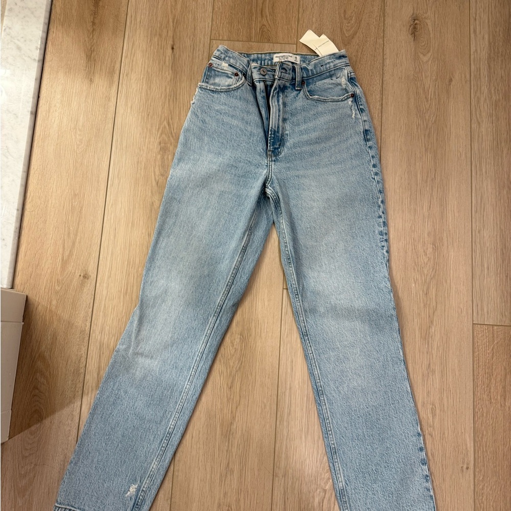 Abercrombie Curve Love NWT SIZE 26